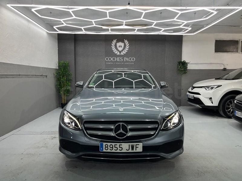 Usado Mercedes E220 194 CV (142 kW) 2017 Gris / plata Berlina