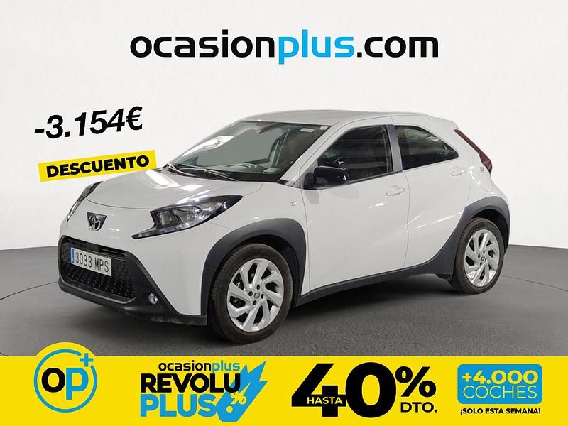 Usado Toyota Aygo X Play 72 CV (52 kW) 2024 Blanco SUV