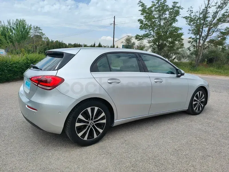 Usado Mercedes A200 150 CV (110 kW) 2021 Gris / plata Berlina