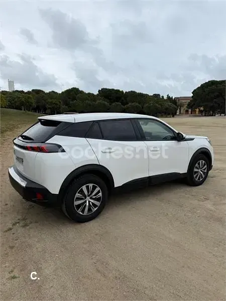 Usado Peugeot 2008 Active 100 HP (73 kW) 2021 Branco SUV