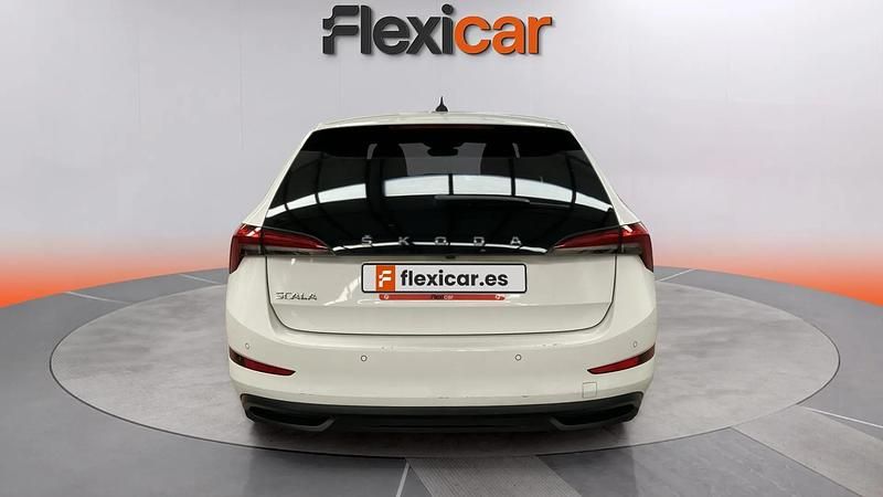 Usado Skoda Scala Style 116 CV (85 kW) 2020 Blanco Utilitario