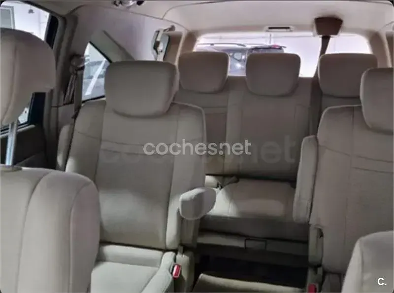 Usado SsangYong Rodius 165 CV (121 kW) 2010 Negro Monovolumen