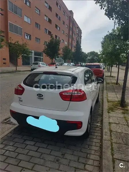 Usado Kia Rio 84 CV (61 kW) 2016 Blanco Utilitario