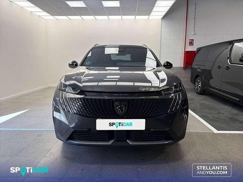 Usado Peugeot 5008 Allure 137 CV (100 kW) 2025 Gris SUV