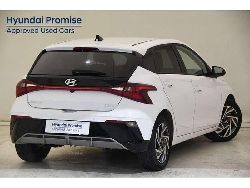 Usado Hyundai i20 101 CV (74 kW) 2025 Blanco Utilitario