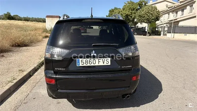 Usado Mitsubishi Outlander 140 CV (102 kW) 2007 Negro SUV