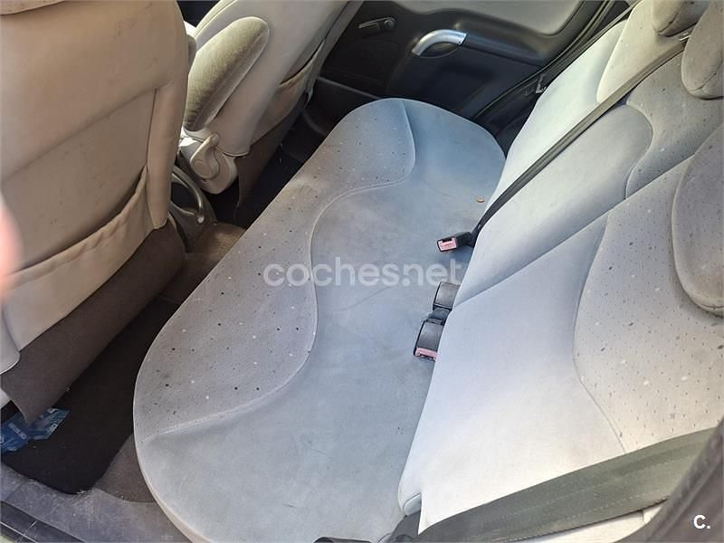 Usado Citroën C3 75 CV (55 kW) 2003 Verde Berlina