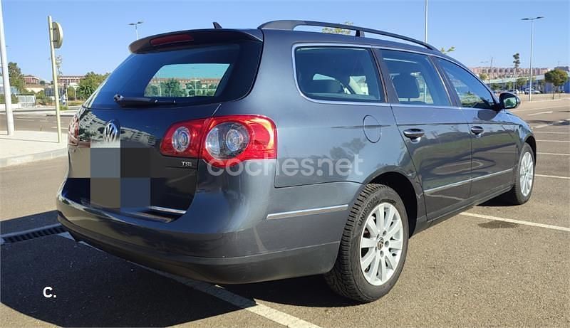 Gris / plata Usado 2009 VW Passat Trendline Familiar | 5900 € - Imagen 1/4