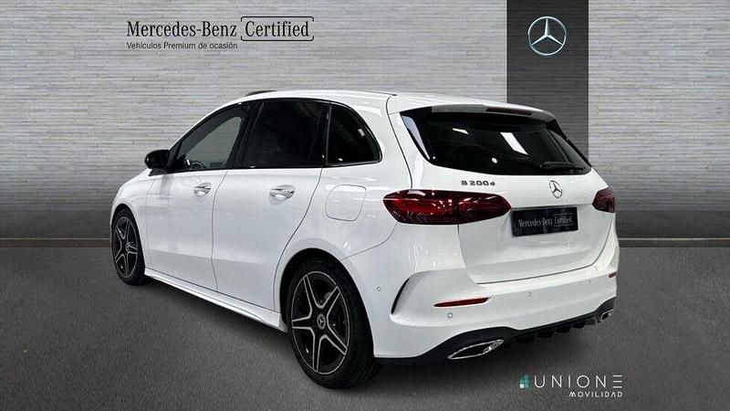 Usado Mercedes B200 150 CV (110 kW) 2024 Blanco Monovolumen
