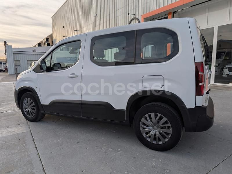 Usado Peugeot Rifter Allure 100 CV (73 kW) 2023 Blanco Monovolumen