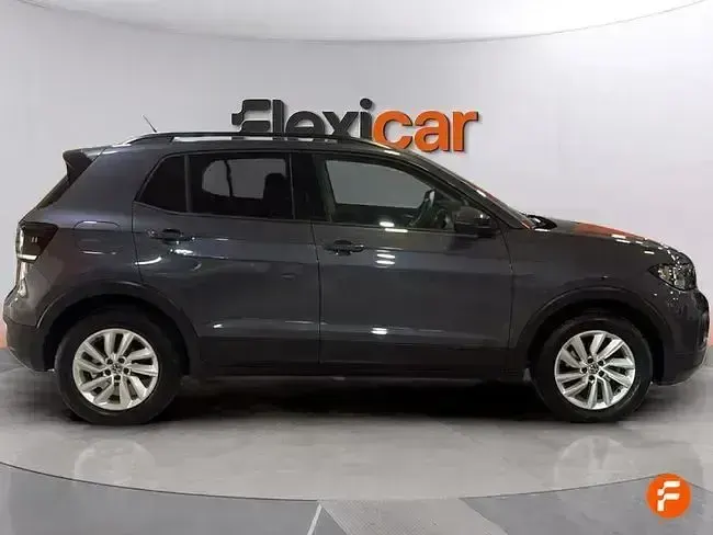 Usado VW T-Cross Advance 110 CV (80 kW) 2022 Gris SUV