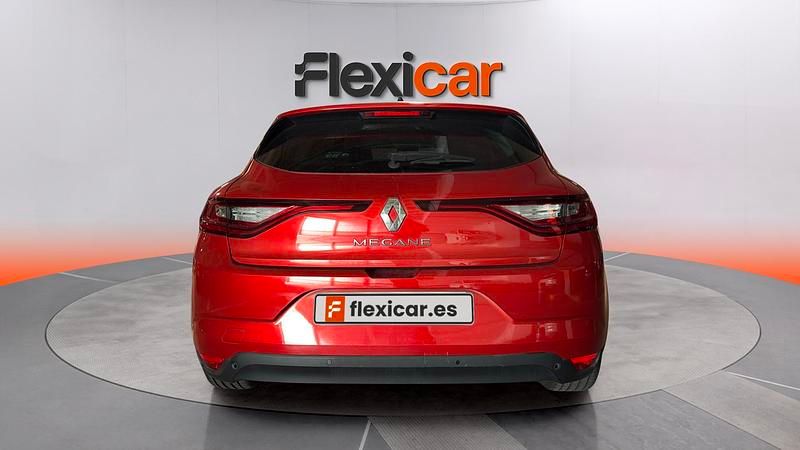 Usado Renault Mégane IV Life 101 CV (74 kW) 2018 Rojo Berlina