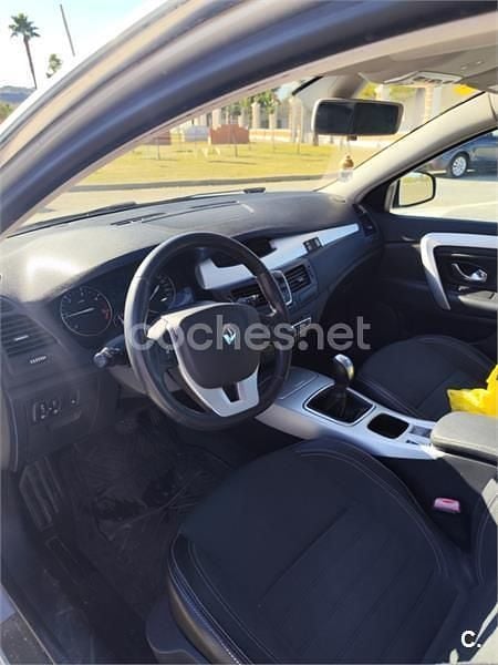 Usado Renault Laguna III Dynamique 150 CV (110 kW) 2007 Gris / plata Berlina