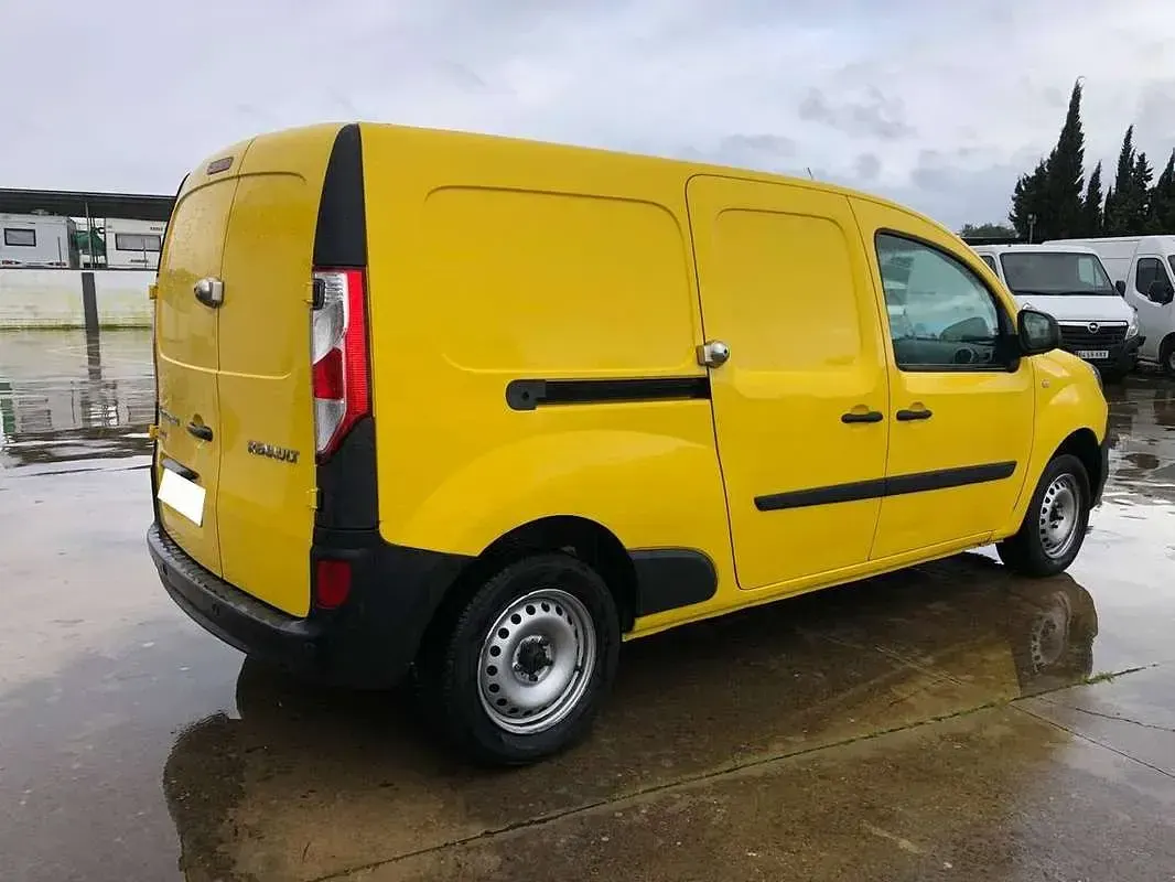 Usado Renault Kangoo 95 CV (69 kW) 2019 Amarillo Monovolumen