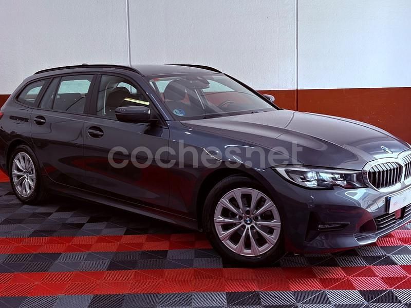 Gris / plata Usado 2021 BMW 318 Familiar | 24.990 € (Precio justo) - Imagen 1/4