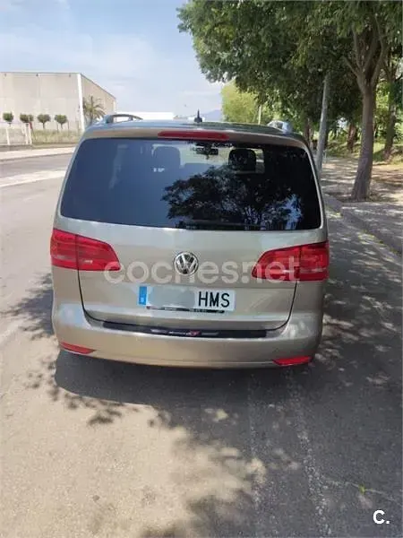 Usado VW Touran Sport 140 CV (102 kW) 2012 Marrón Monovolumen