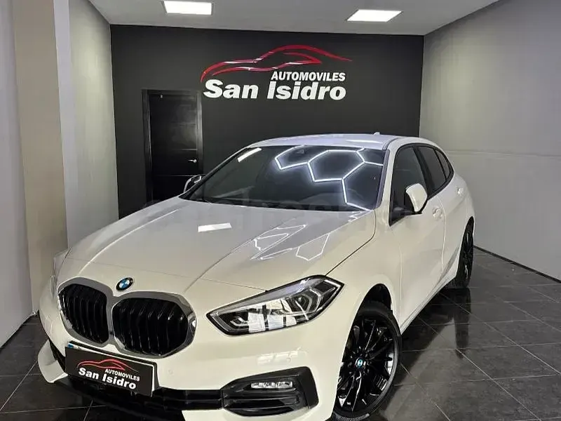 Używany BMW 118 140 KM (102 kW) 2020 Biały Hatchback