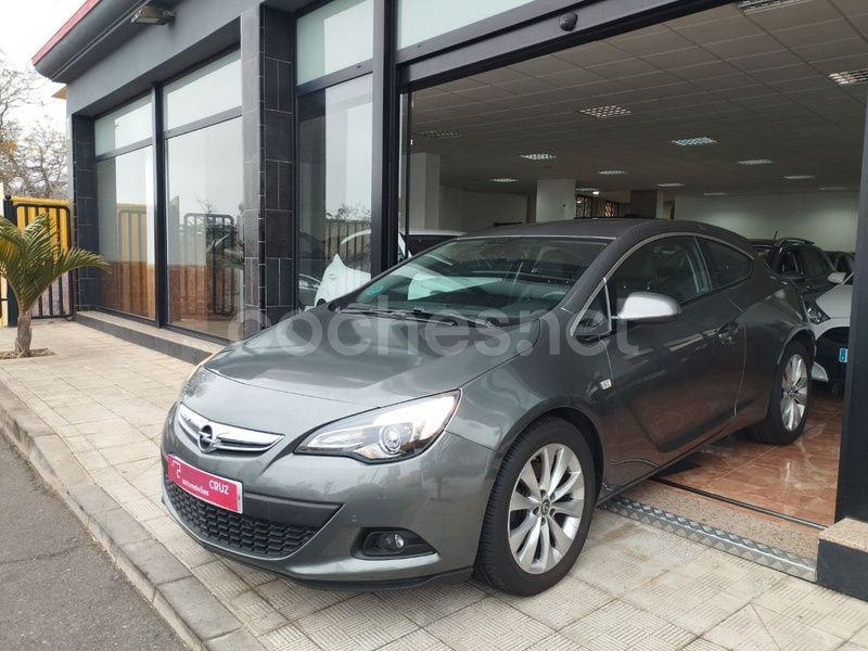 Gris / plata Usado 2018 Opel Astra GTC Sportive Berlina | 9900 € (Precio justo) - Imagen 1/4