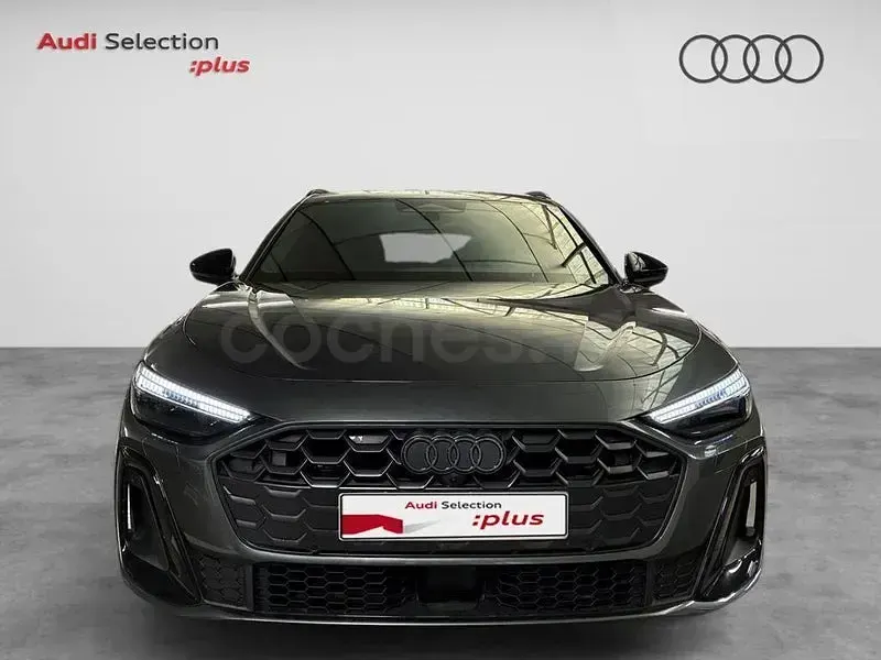 Usado Audi A5 204 CV (150 kW) 2025 Gris / plata Familiar