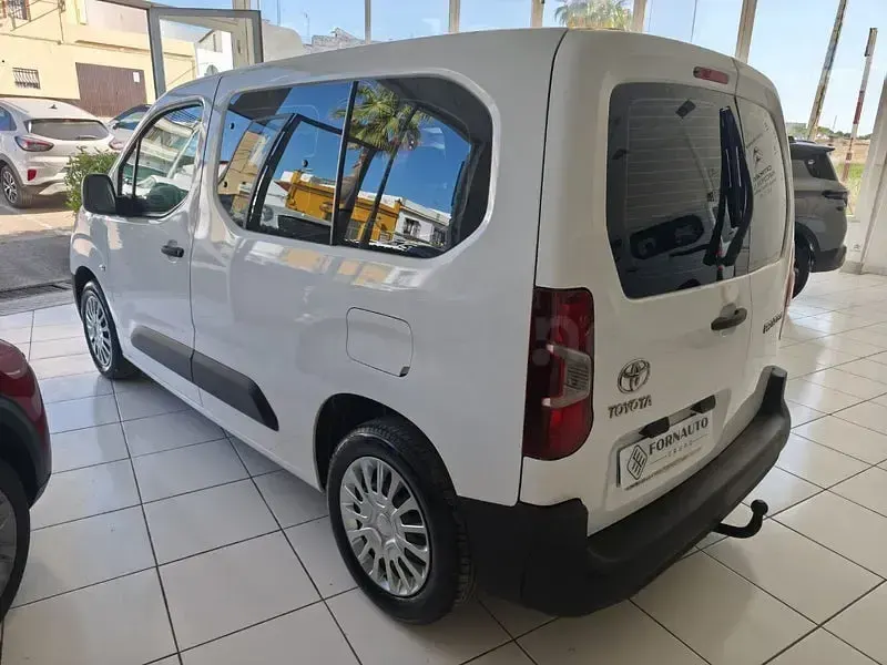 Usado Toyota Proace Verso Active 131 CV (96 kW) 2021 Blanco Familiar