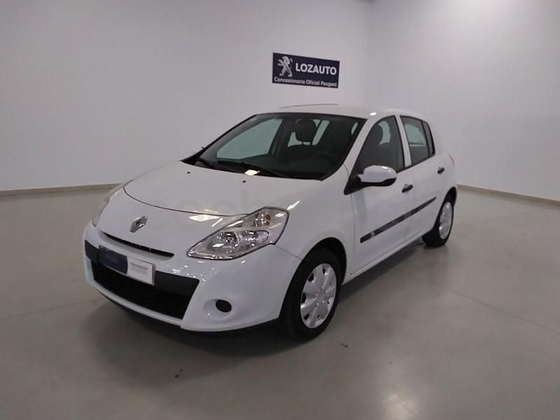 Usado Renault Clio IV Business 75 CV (55 kW) 2014 Blanco Berlina