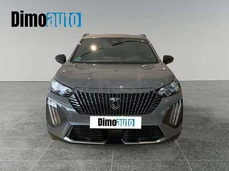 Usado Peugeot 2008 Allure 100 CV (73 kW) 2025 Gris / plata SUV