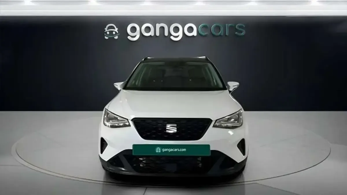 Usado Seat Arona Style 110 CV (80 kW) 2022 Blanco SUV