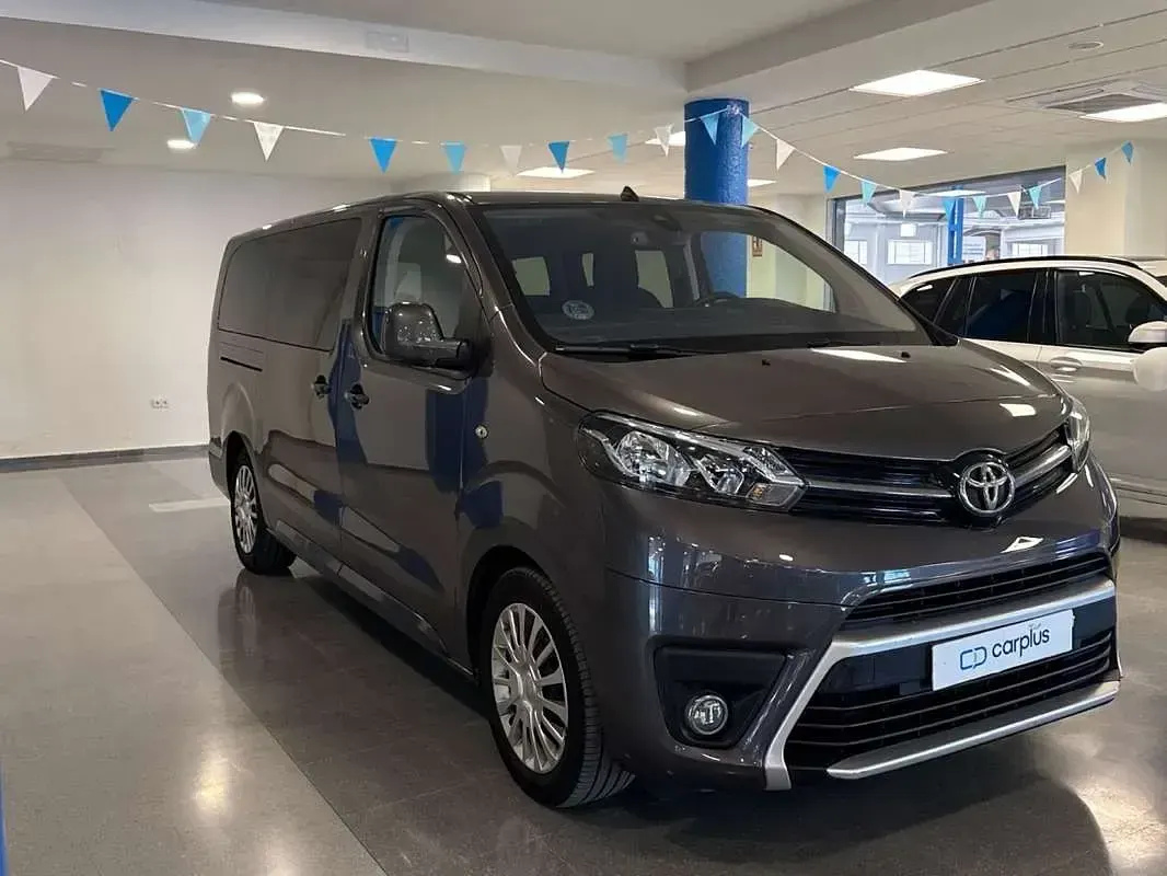 Usado Toyota Proace Plus 177 CV (130 kW) 2023 Marrón Monovolumen