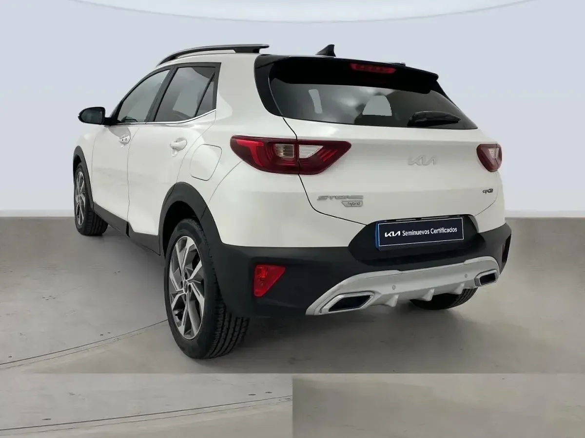 Usado Kia Stonic GT-Line 101 CV (74 kW) 2022 Blanco SUV