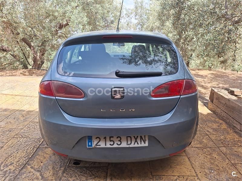 Usado Seat Leon Stylance 105 CV (77 kW) 2006 Azul Utilitario