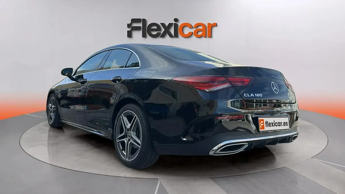 Usado Mercedes CLA180 136 CV (100 kW) 2022 Negro Berlina