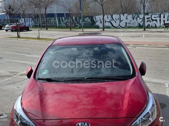 Usado Kia Ceed GT 136 HP (100 kW) 2016 Vermelho Sedan