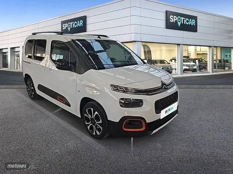Usado Citroën Berlingo Shine 102 CV (75 kW) 2021 Blanco Monovolumen