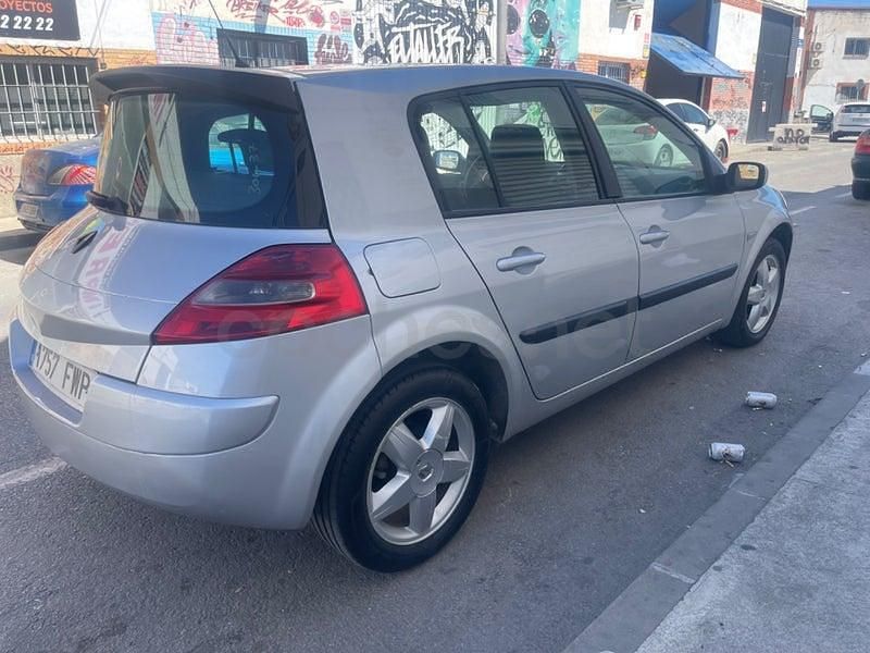 Usado Renault Mégane II Business 105 CV (77 kW) 2007 Gris / plata Berlina