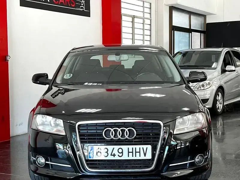 Usado Audi A3 Sportback Ambiente 140 CV (102 kW) 2012 Negro Utilitario