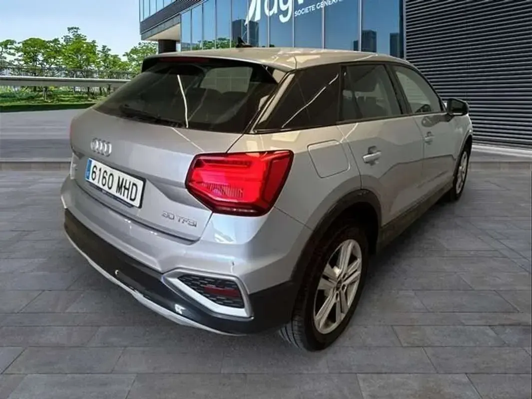 Usado Audi Q2 Advanced Plus 116 CV (85 kW) 2023 Plateado SUV