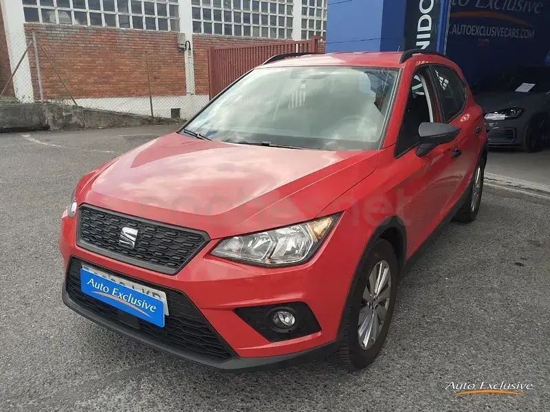 Usado Seat Arona Ecomotive 95 CV (69 kW) 2020 Rojo SUV