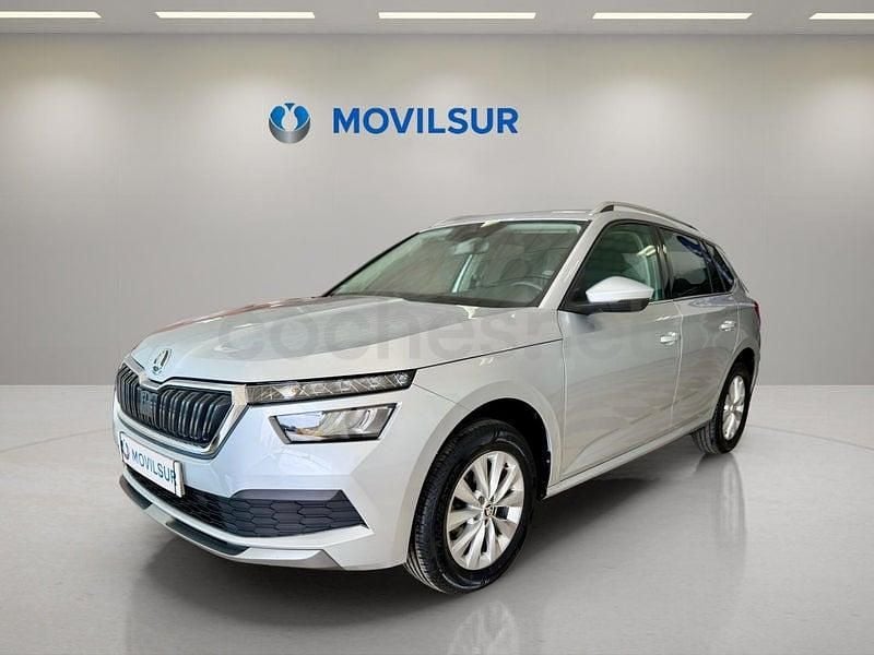 Usado Skoda Kamiq Ambition 110 CV (80 kW) 2022 Gris / plata SUV