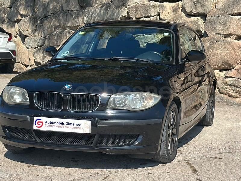Usado BMW 118 143 CV (105 kW) 2007 Negro Utilitario
