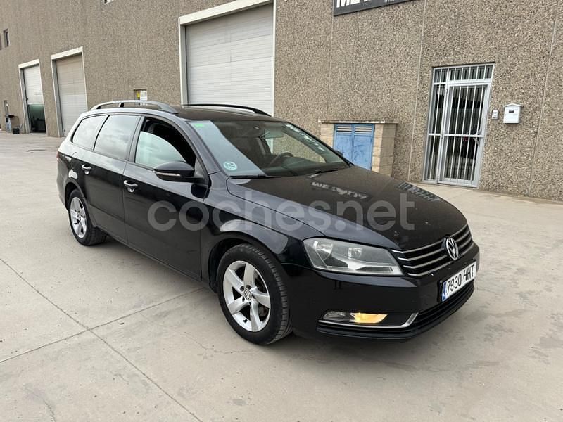 Negro Usado 2012 VW Passat Advance Familiar | 4900 € (Precio justo) - Imagen 1/4