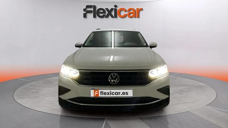 Usado VW Tiguan Life 150 CV (110 kW) 2021 Blanco SUV