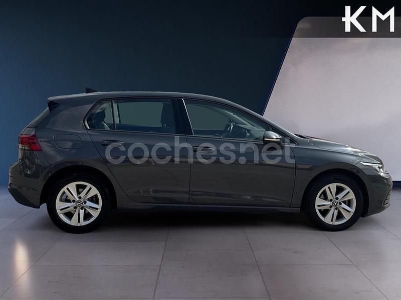Usado VW Golf VII Advance 150 CV (110 kW) 2020 Gris / plata Berlina