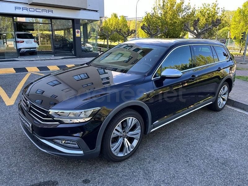 Usado VW Passat Alltrack 200 CV (147 kW) 2021 Negro Familiar