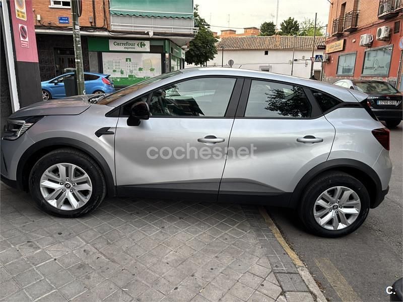 Usado Renault Captur Equilibre 90 CV (66 kW) 2023 Gris / plata SUV