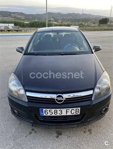Begagnad Opel Astra Enjoy 120 HK (88 kW) 2006 Svart Sedan
