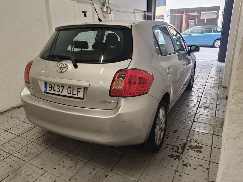 Usado Toyota Auris 90 CV (66 kW) 2009 Beige Utilitario