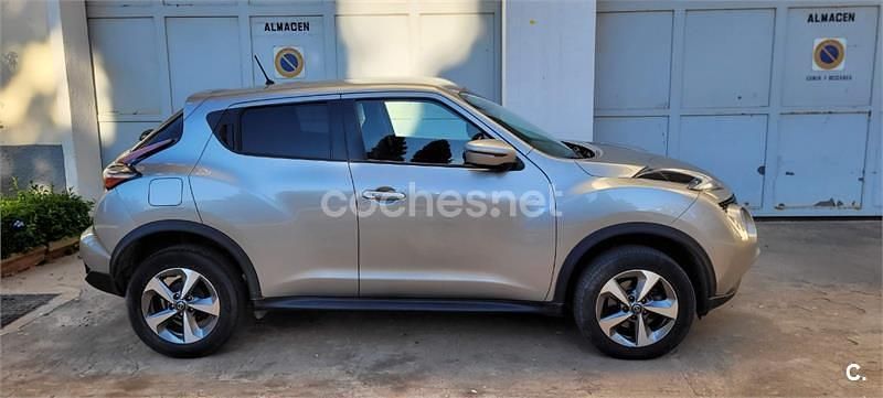 Usado Nissan Juke N-Connecta 112 CV (82 kW) 2018 Gris / plata SUV
