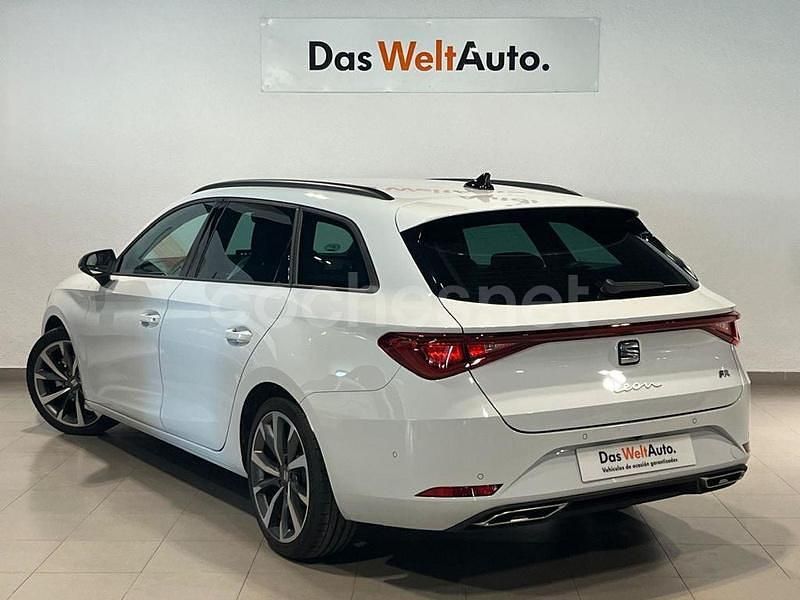 Usado Seat Leon FR 150 CV (110 kW) 2025 Blanco Familiar