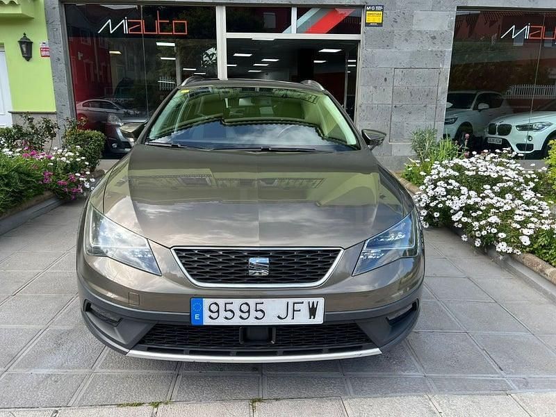 Usado Seat Leon 180 CV (132 kW) 2015 Marrón Familiar