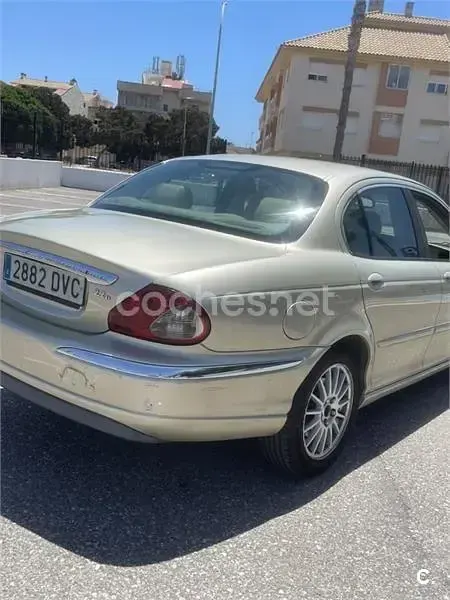 Usado Jaguar X-type Executive 155 CV (114 kW) 2006 Beige Berlina